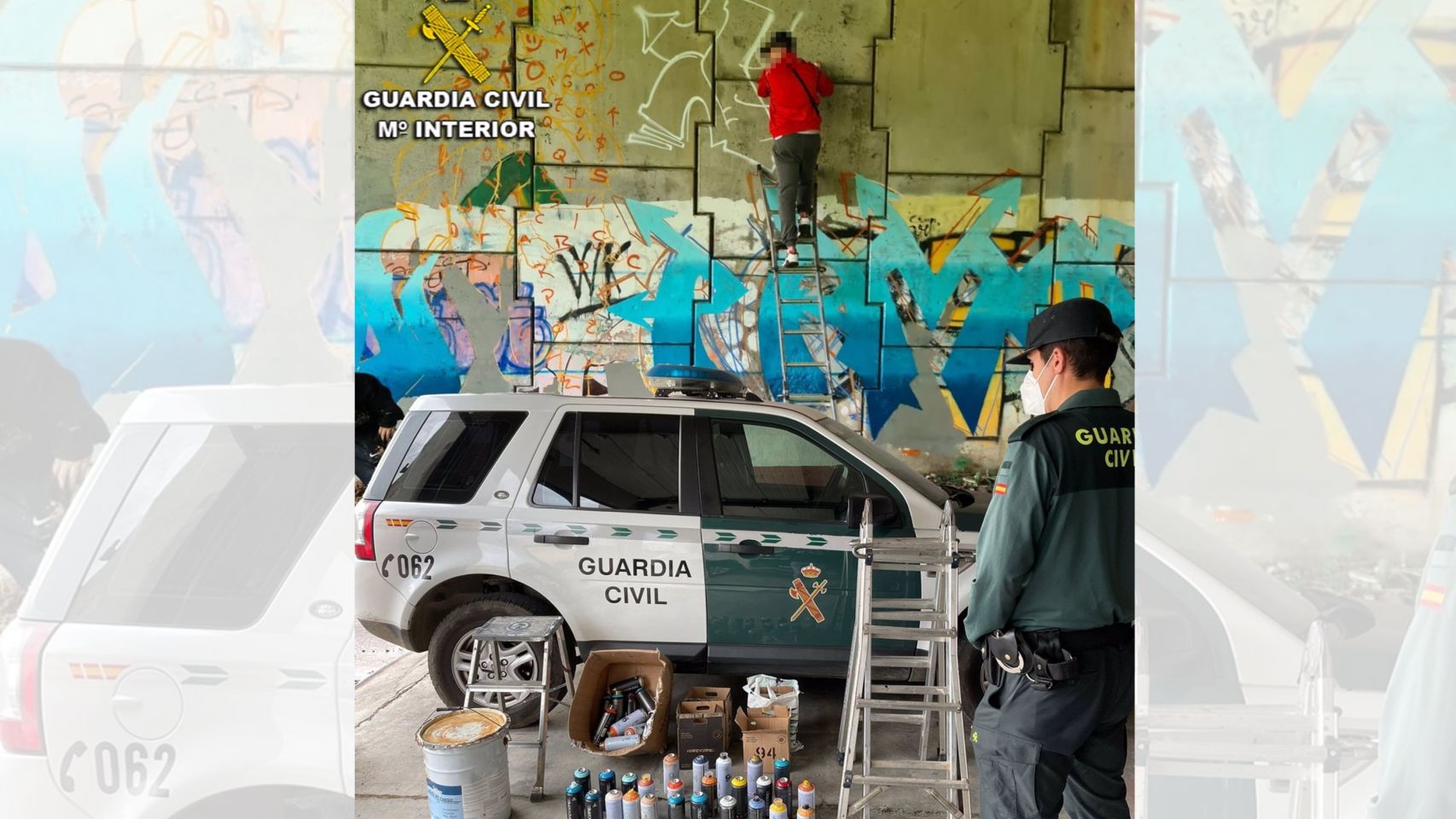 Guardia Civil intercepta a jóvenes haciendo un grafiti en O Porriño 