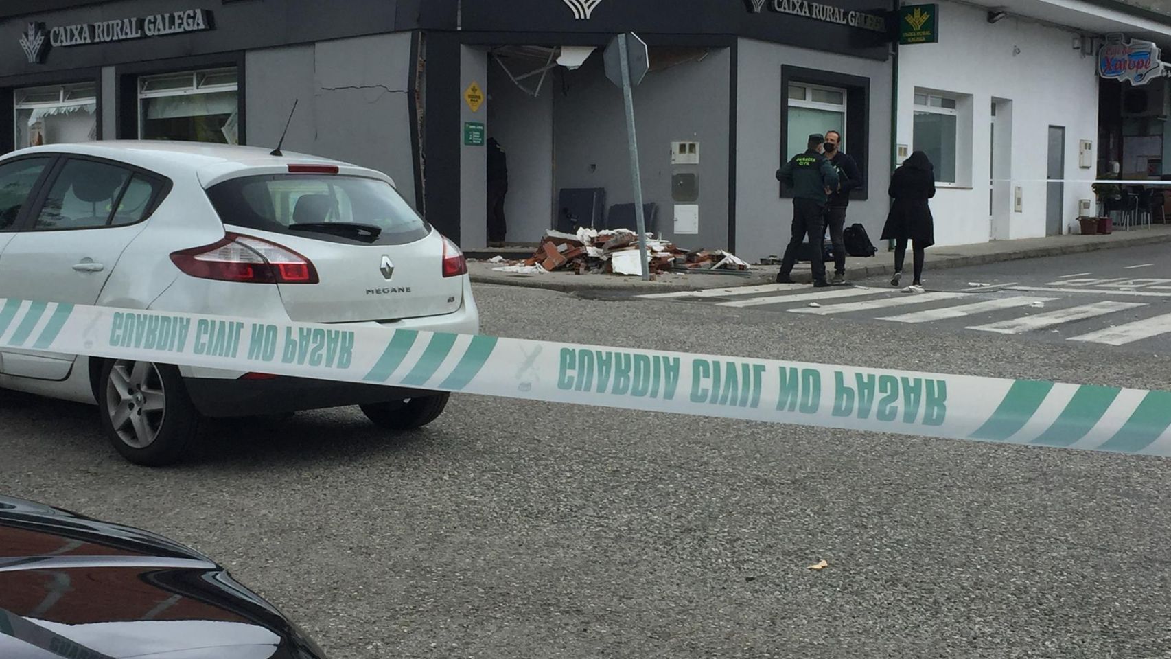 Sucursal bancaria atacada con explosivos en A Pastoriza (Lugo).