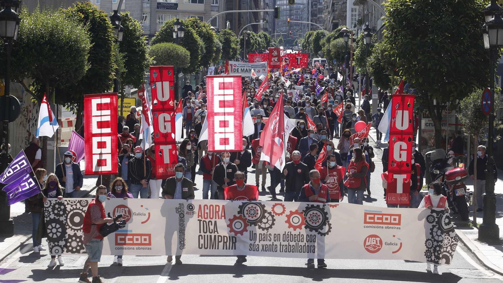 Marcha de UGT y CC.OO. En Vigo durante el 1 de Mayo de 2021.