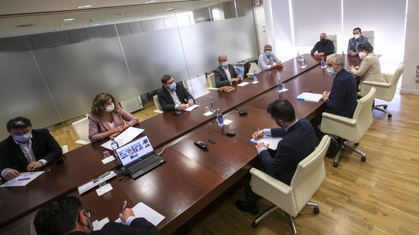Reunión de autoridades de Ferrolterra y la Xunta.