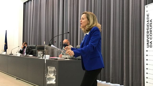 Nadia Calviño imparte conferencia en A Coruña