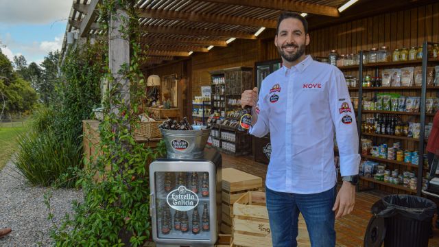 El chef gallego Julio Sotomayor en el rodaje de 'Fuego Sagrado',