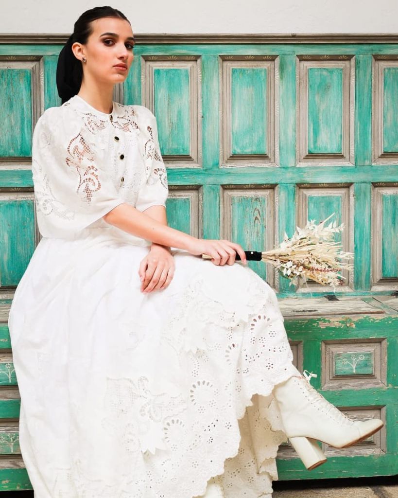 Una modista Santiago colección de vestidos de novia en plena pandemia