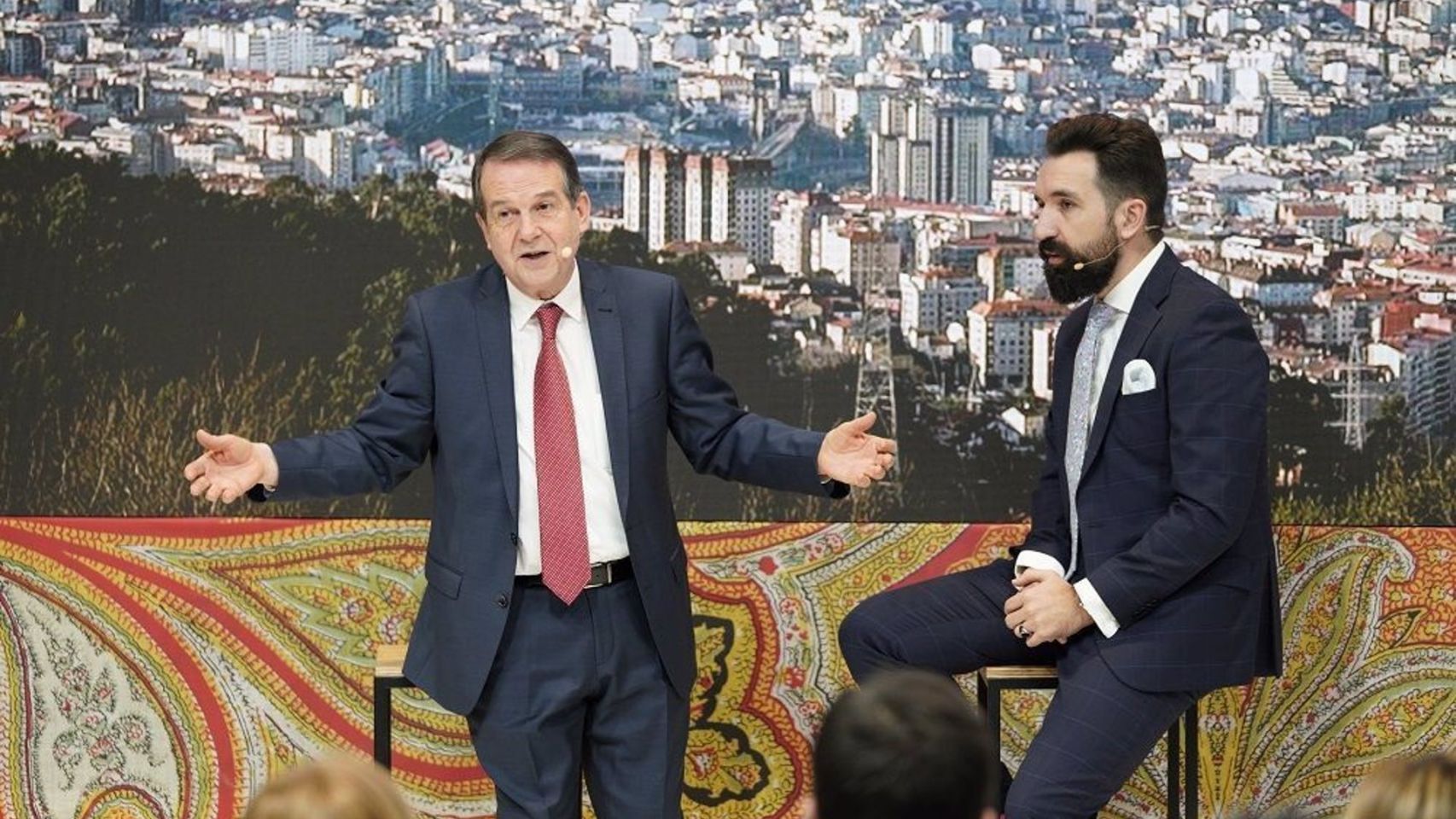 El alcalde de Vigo, Abel Caballero, y el cómico Miguel Lago, en la presentación de Vigo en Fitur en enero de 2020.