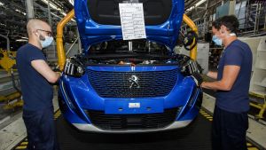 Stellantis Vigo parará una línea de montaje este viernes por falta de suministros