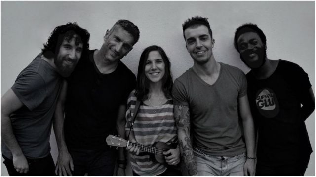 Integrantes del conjunto 'Superglú'.