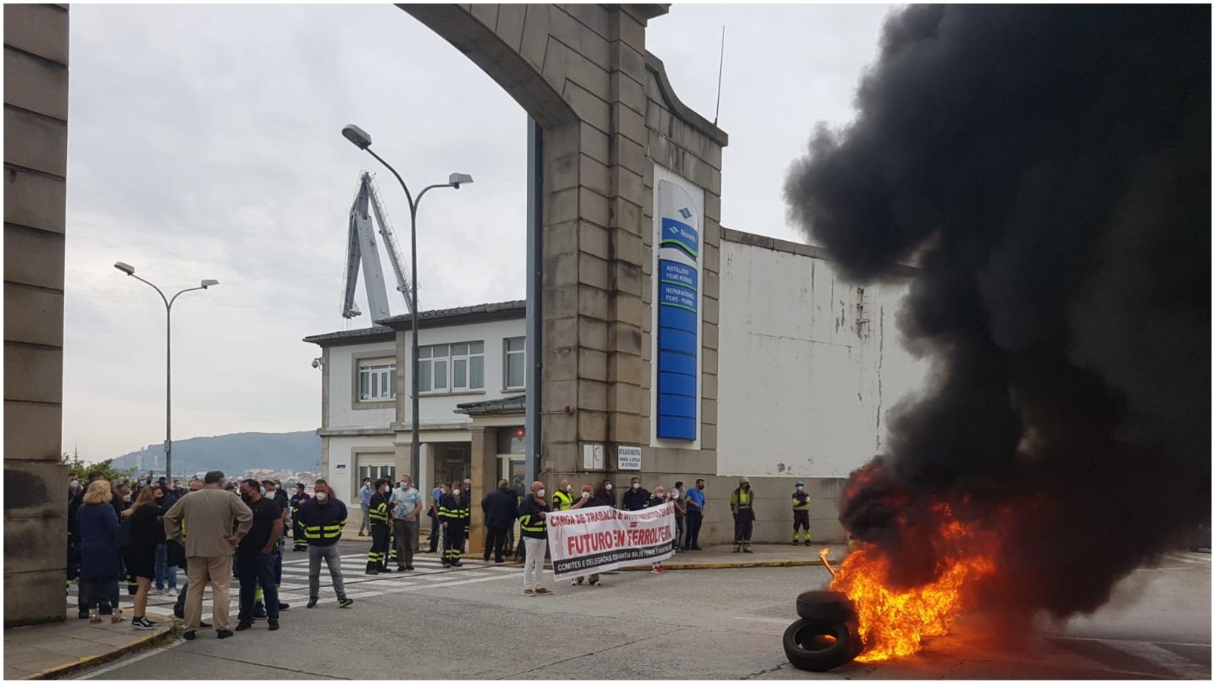 Protesta de los trabajadores frente al astillero.