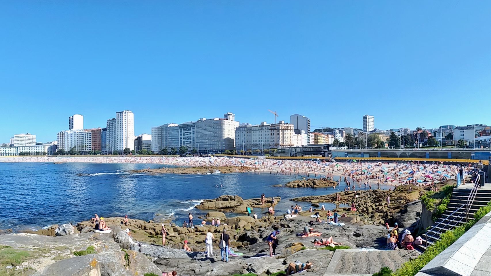 La playa de Riazor, en A Coruña en una foto de archivo 