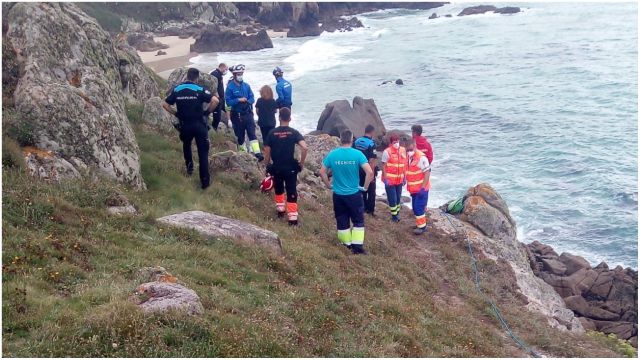 Los equipos de rescate en el punto del suceso.