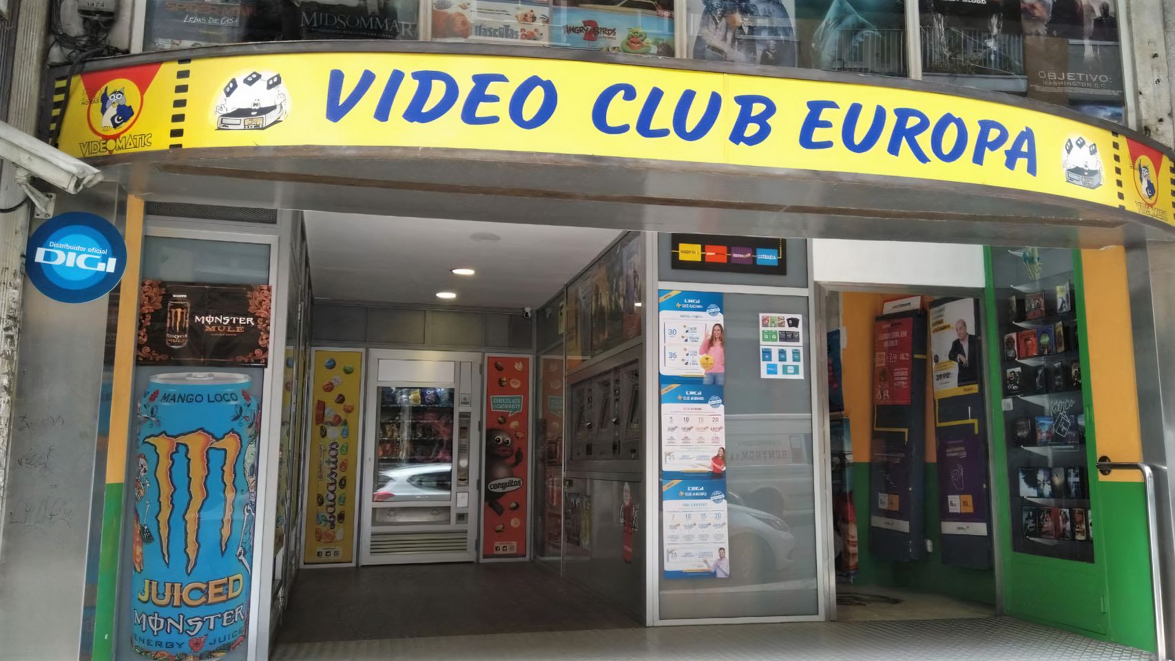 Fachada del Videoclub Europa en Santiago de Compostela.