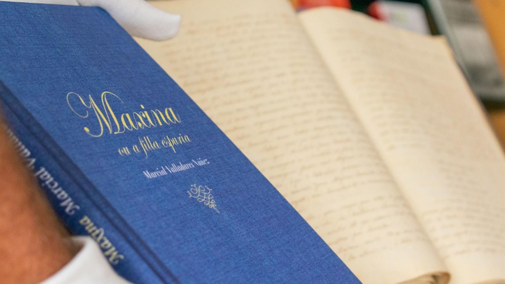 La primera novela en gallego vuelve a las librerías en una edición que reproduce el manuscrito de Marcial Valladares