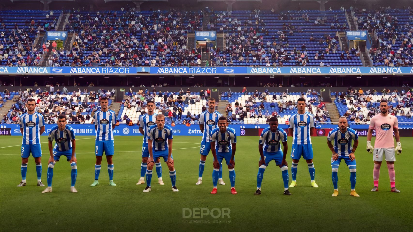 Los jugadores antes del inicio del partido contra el Badajoz.