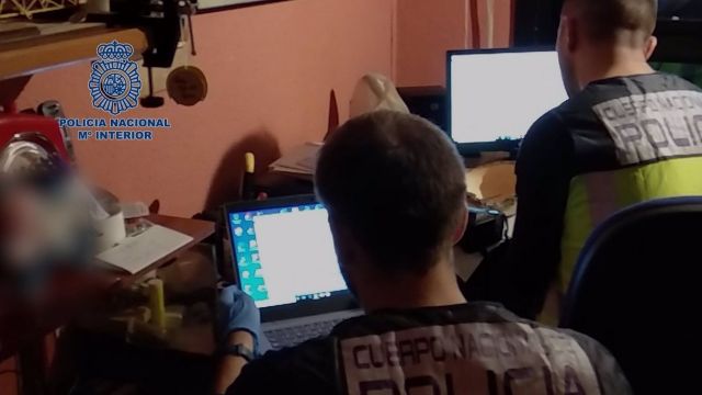 Operación contra la distribución de material pedófilo en redes sociales.