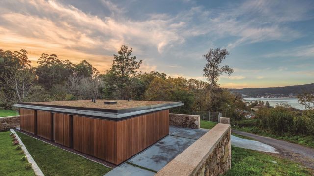 Surf House, la vivienda unifamiliar premiada en la edición 2021, en Porto do Son.