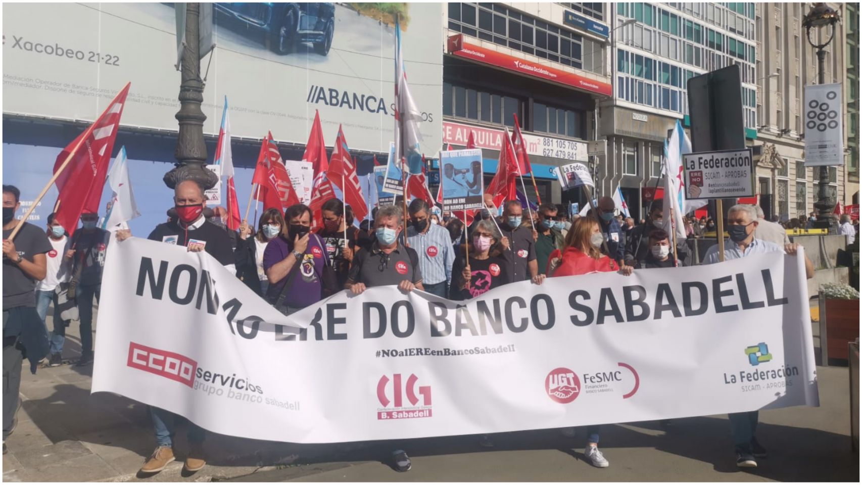 Manifestación de afectados del Sabadell en A Coruña.