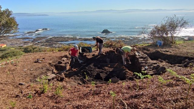 Excavación realizada por el Grupo de Estudios de Arqueología, Antigüedad y Territorio de la Universidad de Vigo en la isla de Ons, Bueu (Pontevedra)