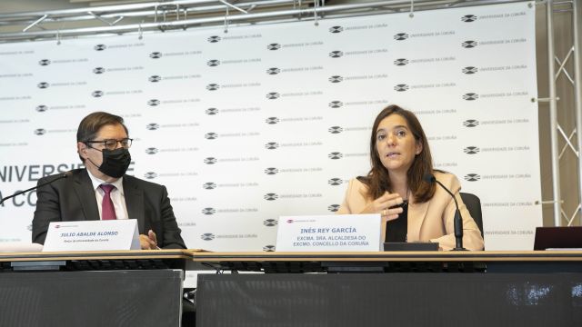 Firma del convenio entre UDC y Concello de A Coruña
