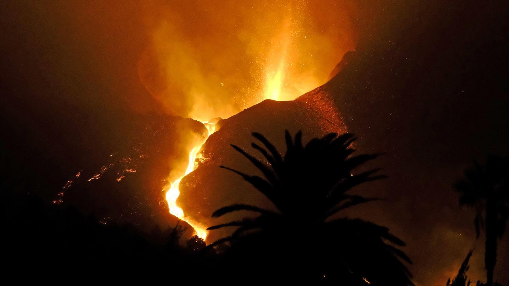 Una de las bocas eruptivas del volcán de Cumbre Vieja, a 10 de octubre de 2021