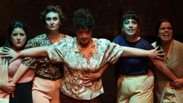 Imagen de la representación 'Los hijos de cualquiera', de Producciones Bernarda