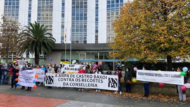 Familias exigen en A Coruña la dotación de personal en los centros educativos.