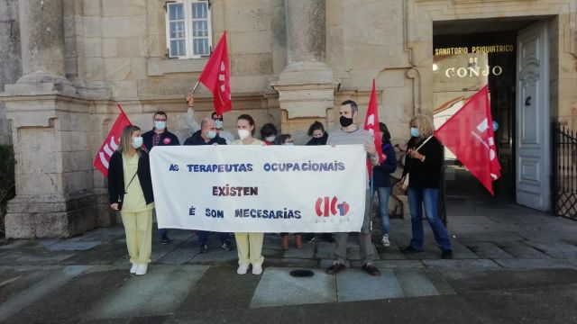 Terapeutas ocupacionales se manifiestan en Santiago de Compostela por "más medios y más profesionales"