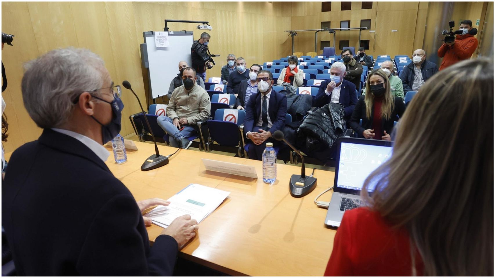Conde en la reunión mantenida en el edificio de la Xunta en Ferrol.