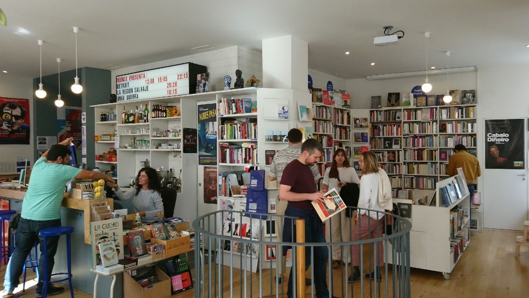 La librería de Numax, en Santiago.