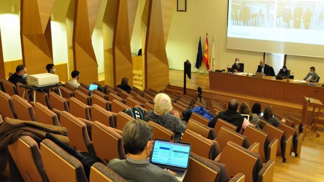 El consejo de gobierno de la Universidade de Vigo durante la sesión.