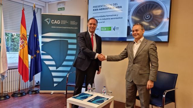 Carlos Suárez, Director del Aerospace MBA de la Escuela de Organización Industrial - EOI, y Enrique Mallón, Presidente Consorcio Aeronáutico Gallego.