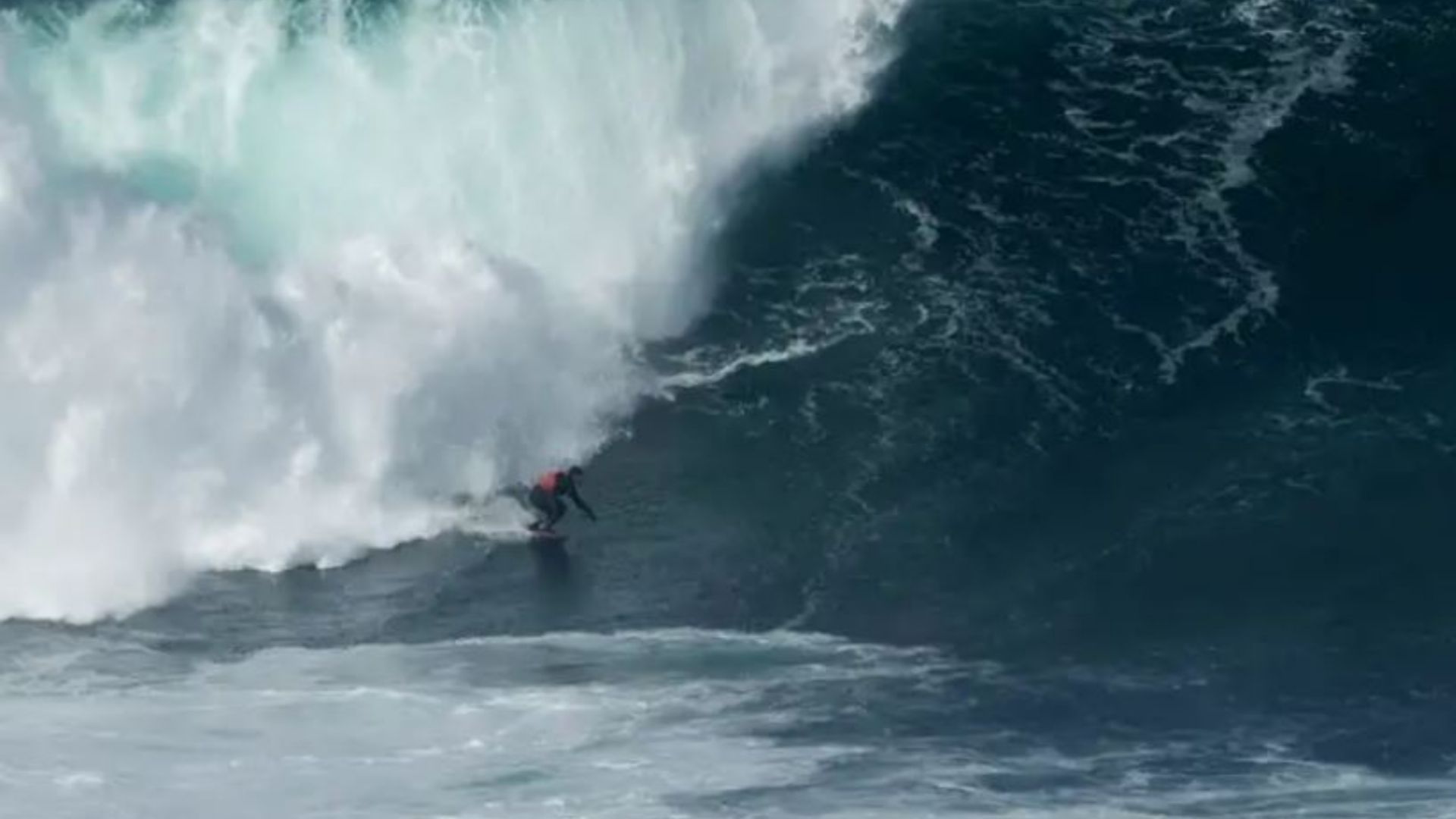 Vídeo: Así son las olas gigantes que se surfearán en el Coruña Big Waves  este sábado