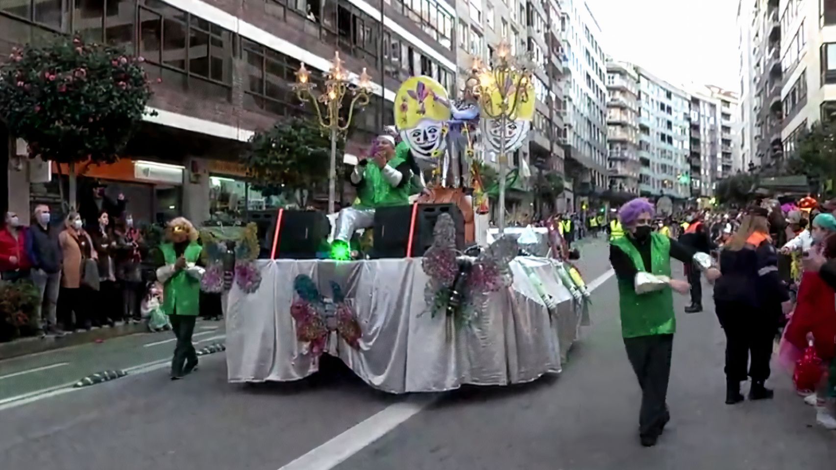 Una de las carrozas que participaron en el desfile de Carnaval de Vigo de 2022.