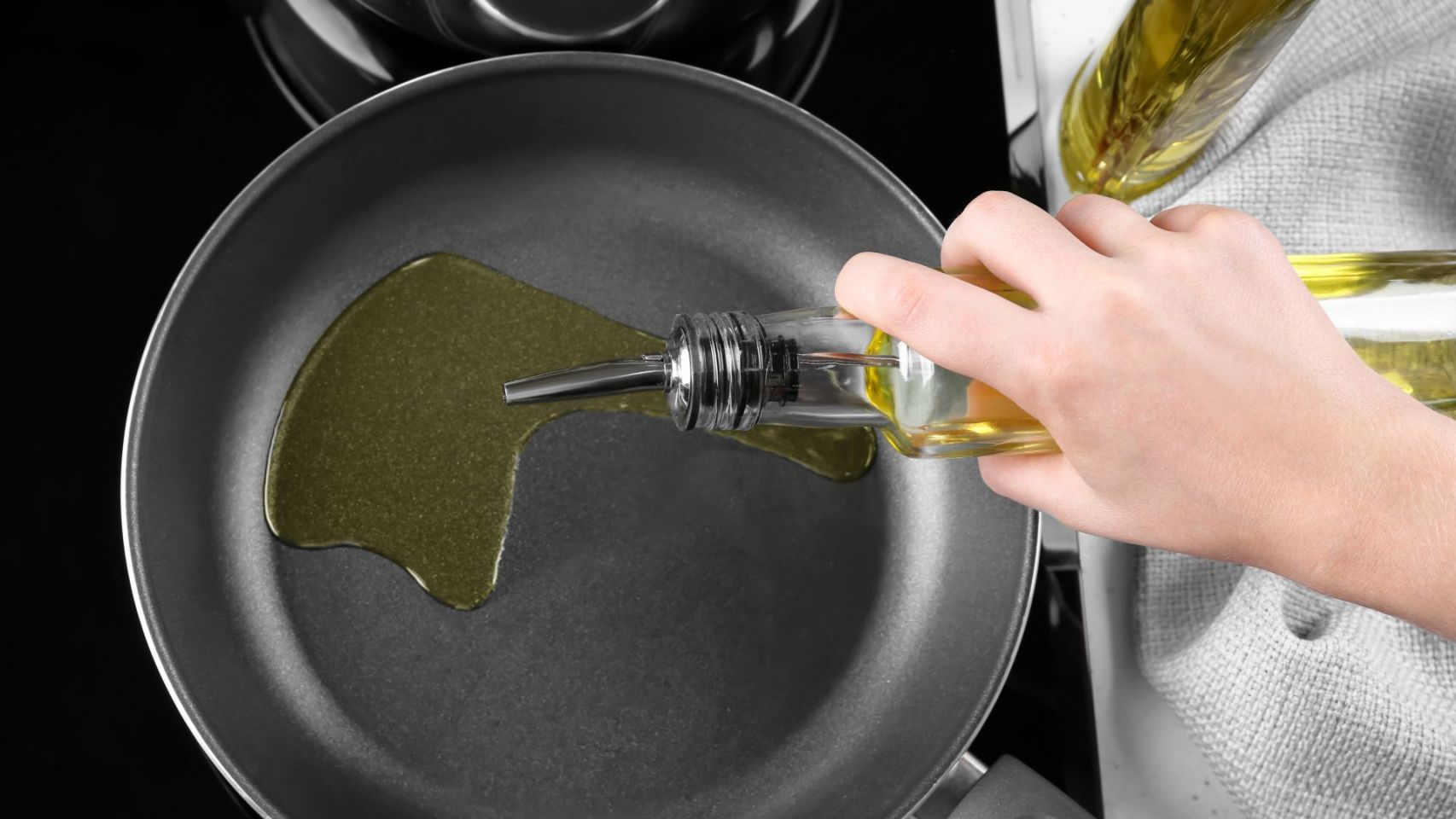 El aceite de orujo de oliva es una opción al de girasol