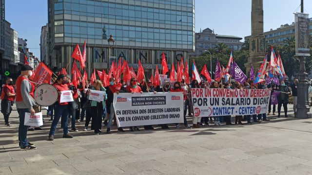 Protesta de los trabajadores de los centros de llamadas en A Coruña.