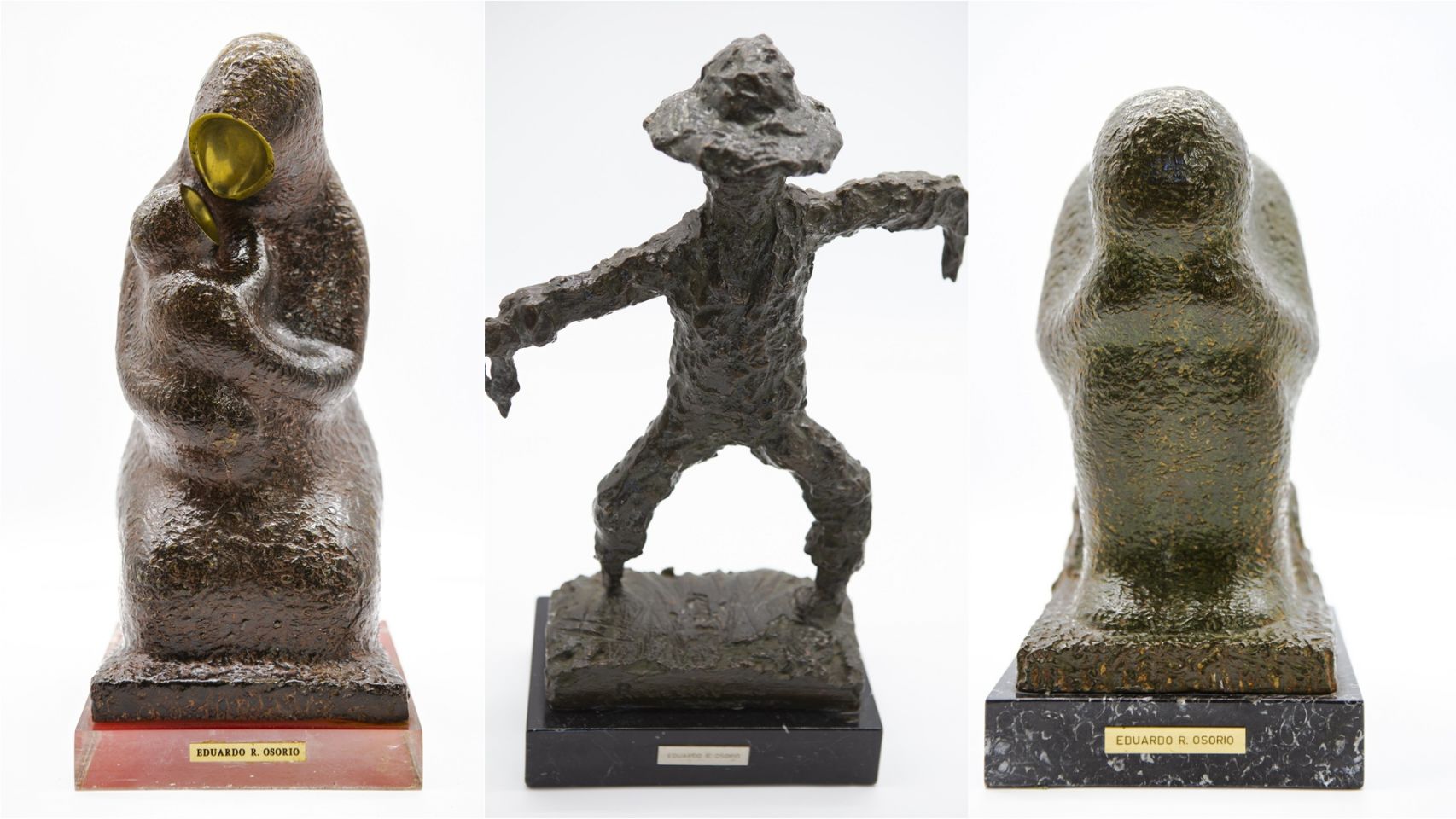 Varias obras del escultor gallego Eduardo R. Osorio.