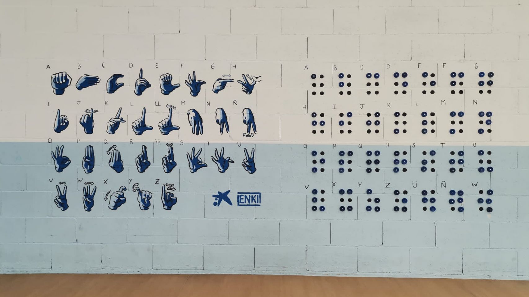 Uno de los murales en lengua de signos y braille de un colegio gallego.