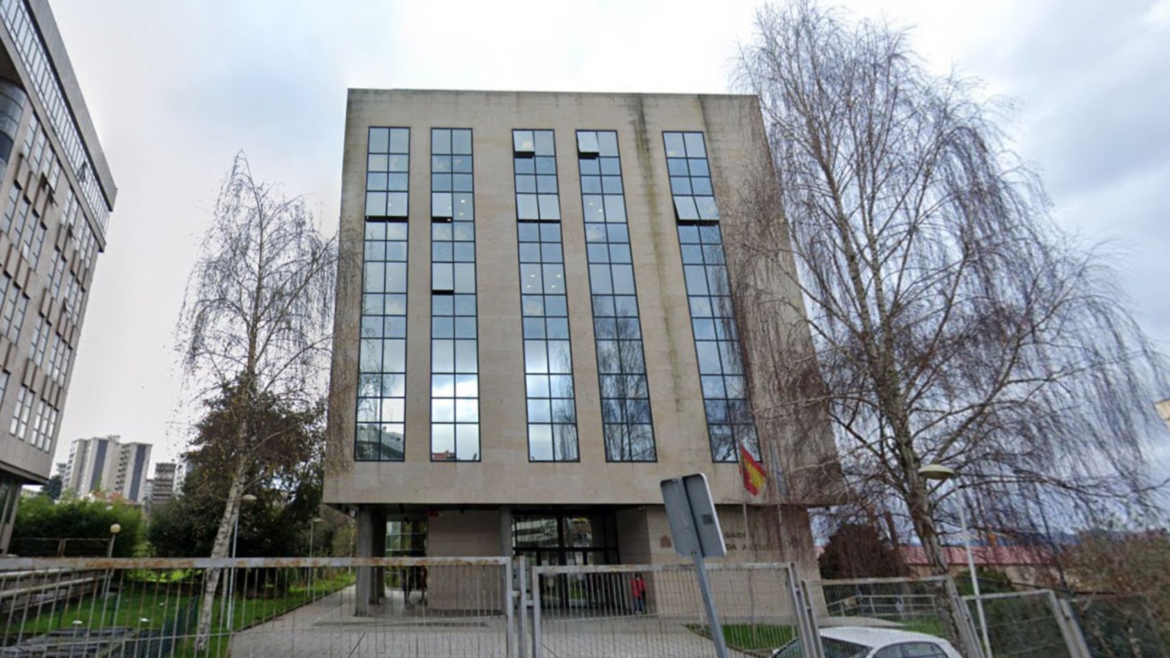 Edificio de la Audiencia de Pontevedra en Vigo.