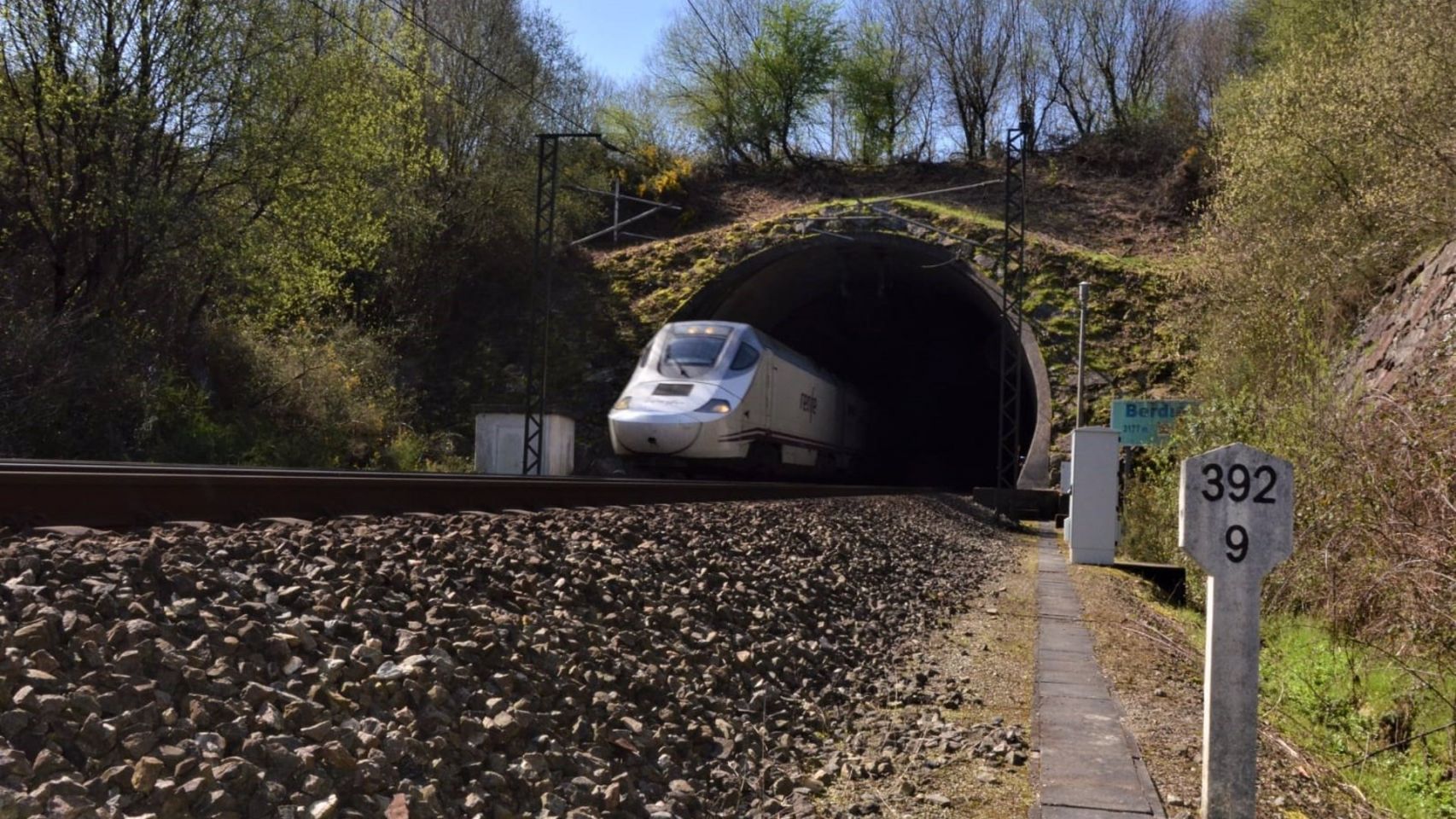 Túnel en la línea de tren A Coruña-Santiago
