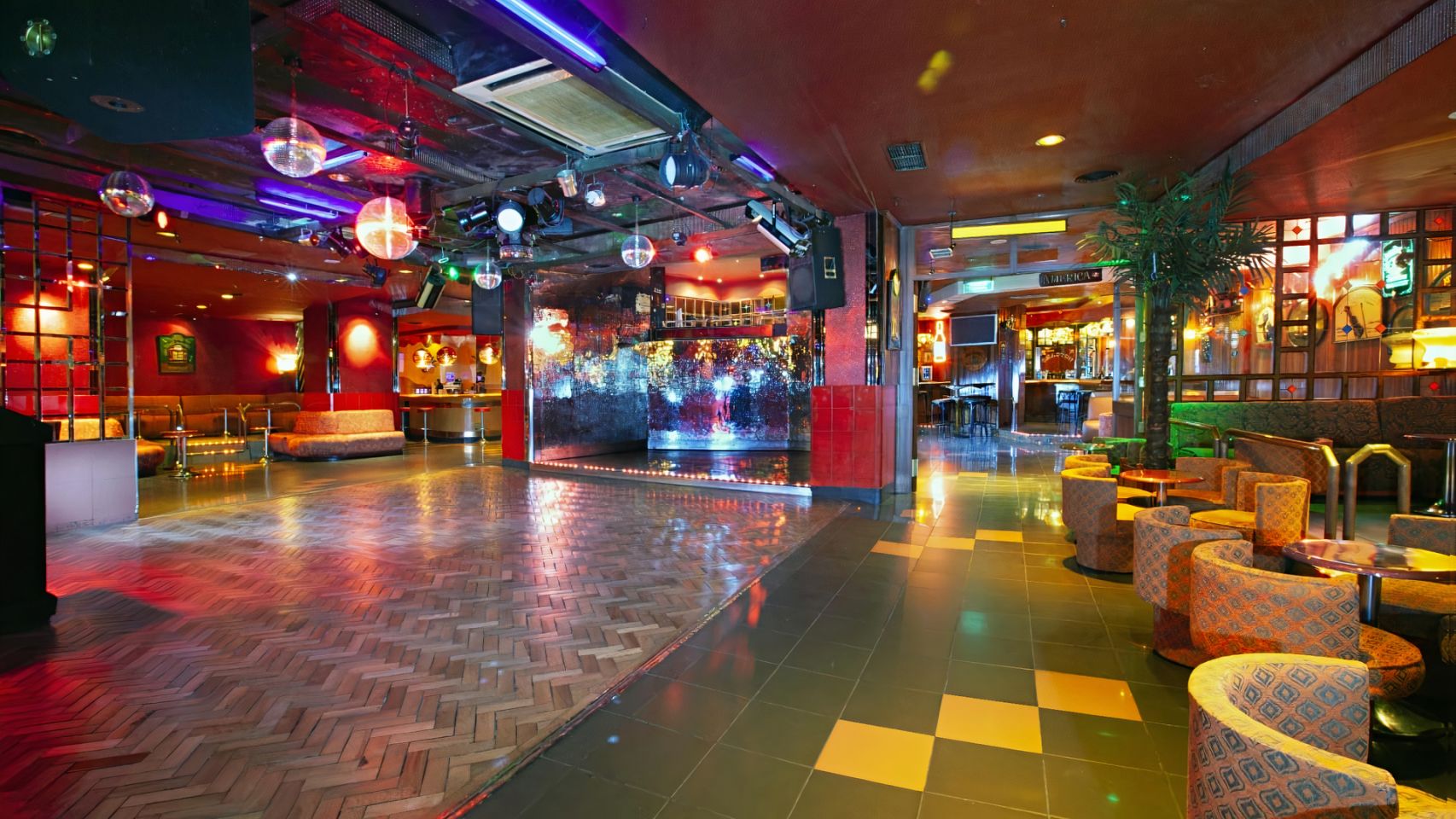 El interior de la discoteca Chaston