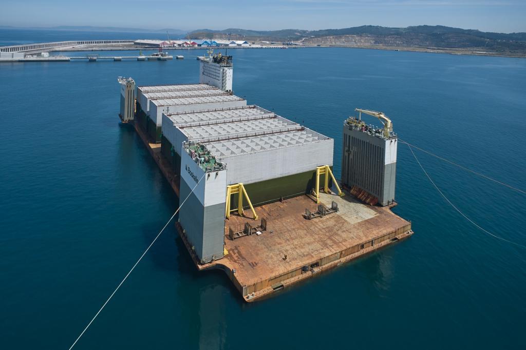 La Operación En A Coruña De Exportación De Cajones En El Mayor Buque ...