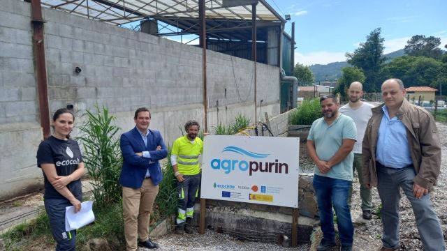 Visita del director de la Axencia Galega da Calidade Alimentaria, José Luis Cabarcos, a la planta de Ecocelta en Ponteareas (Pontevedra).