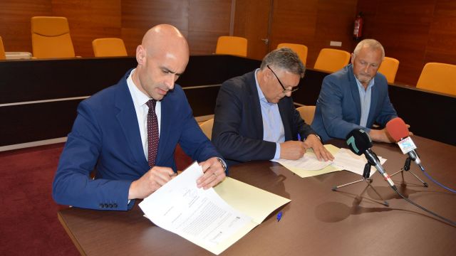 Firma de convenio entre el Sergas y el Ayuntamiento de Sanxenxo. 