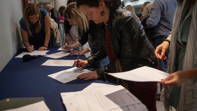 Procuradores de Vigo firman cartas pidiendo la dimisión de la directiva del Colegio General de Procuradores de España.