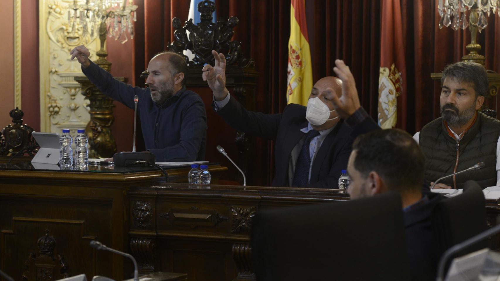 El alcalde de Ourense, Gonzalo Pérez Jácome, interviene durante un pleno en el Concello de Ourense.