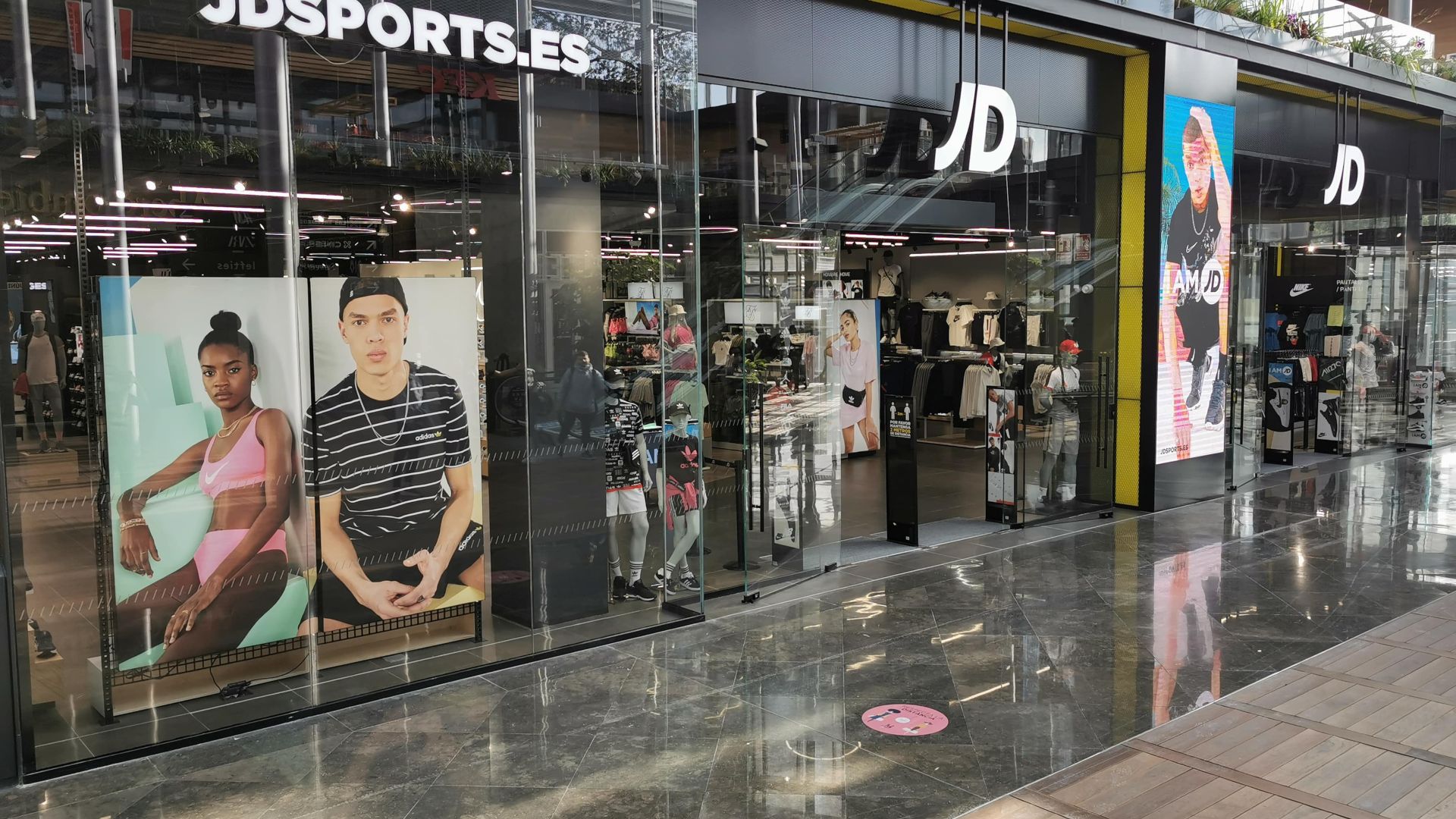 liebre beneficioso ornamento JD desembarca en A Coruña con una tienda insignia en Marineda City