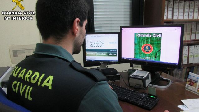 Imagen de archivo de una investigación de la Guardia Civil por ciberestafas en Galicia.