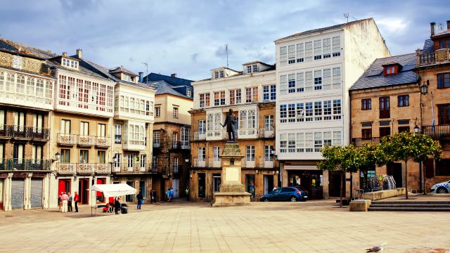 Plaza Mayor de Viveiro, Lugo (Shutterstock)