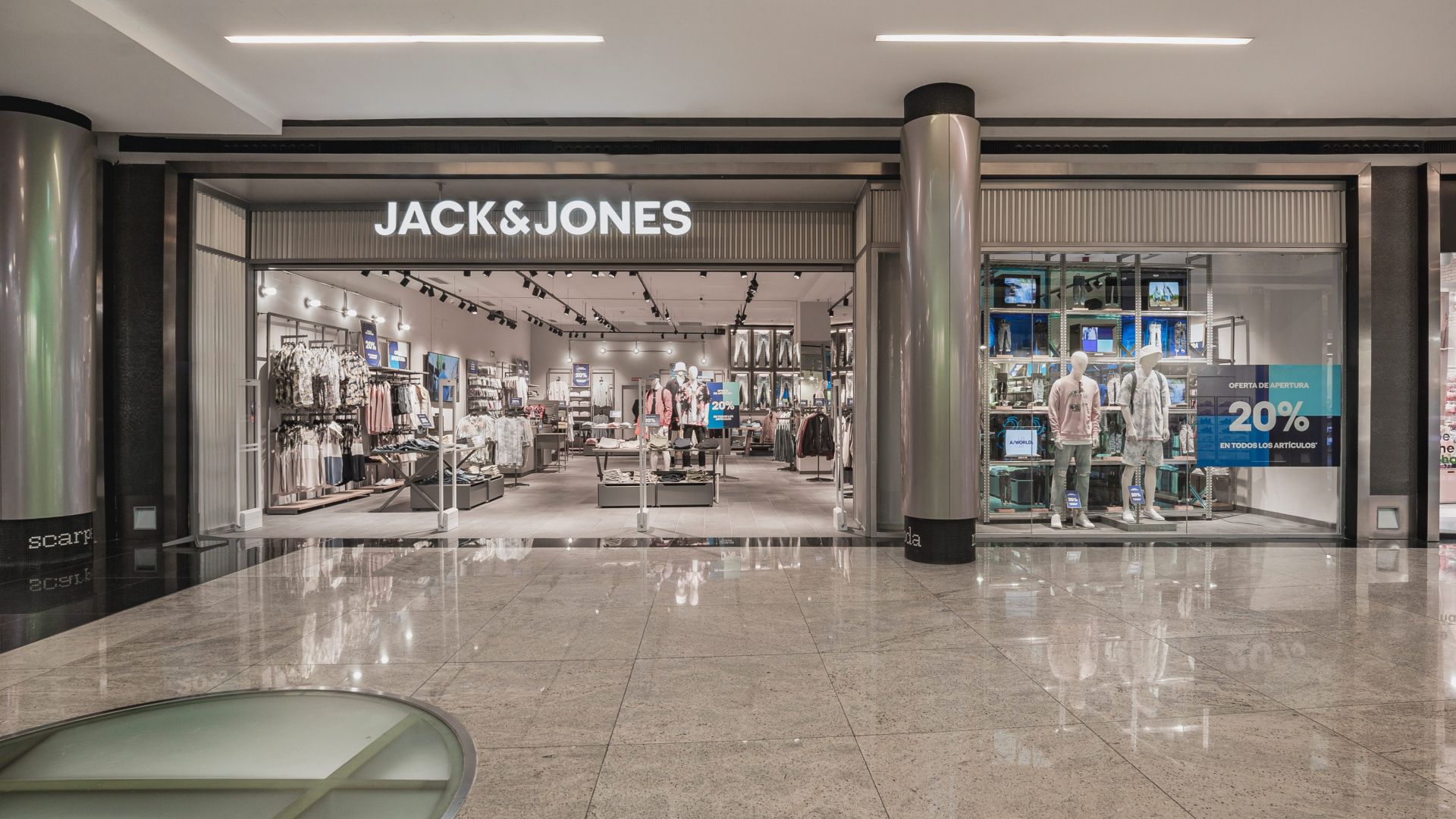 Publicidad Observar ventana Jack & Jones inaugura establecimiento en Marineda City con más espacio y  nuevo concepto
