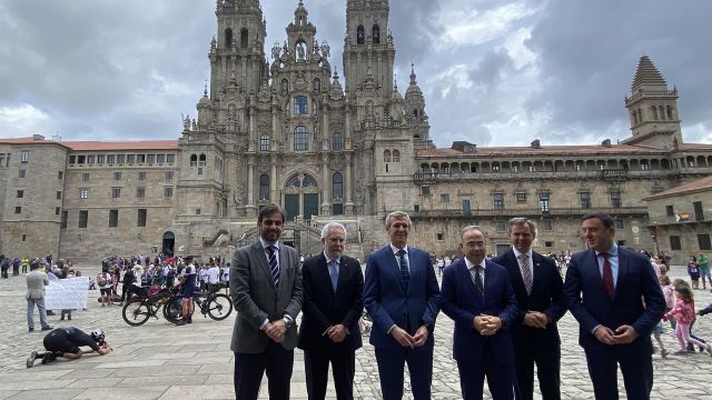Autoridades celebran el aniversario de Santiago de Compostela como capital
