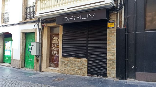 Oppium, local del Orzán cerrado en A Coruña.