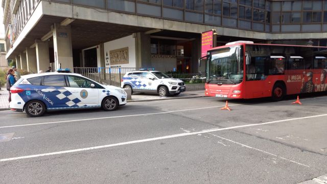 El autobús urbano implicado en el atropello.